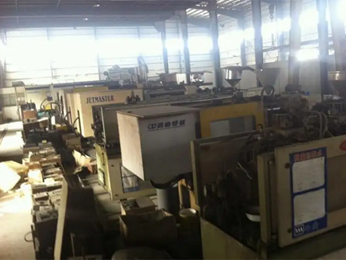 注塑機(jī)回收          